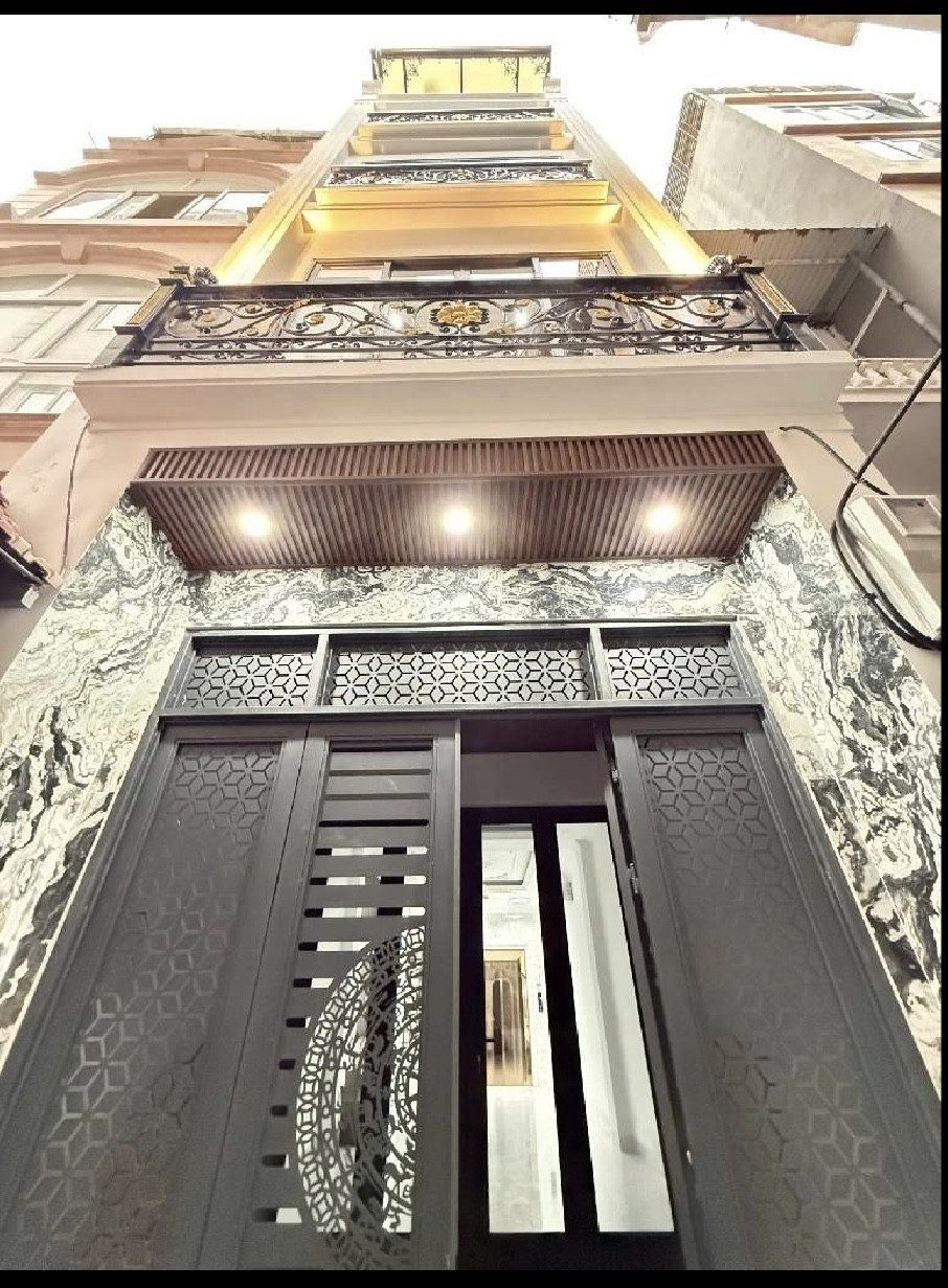 Siêu Phẩm Phố Tôn Đức Thắng- Đống Đa- Ô Tô- Thang Máy-6T- 46/50M2- Mt3,8M- Gần Phố