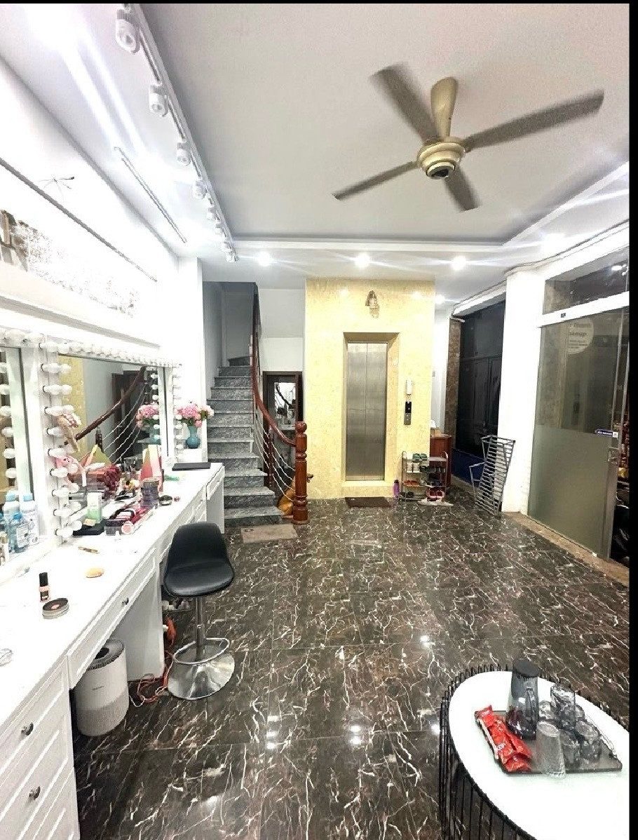 THANG MÁY - Ô TÔ - KINH DOANH - CÒN MỚI - TRUNG TÂM QUẬN- PHỐ TÔN ĐỨC THẮNG- 40M2-5T- MT8M