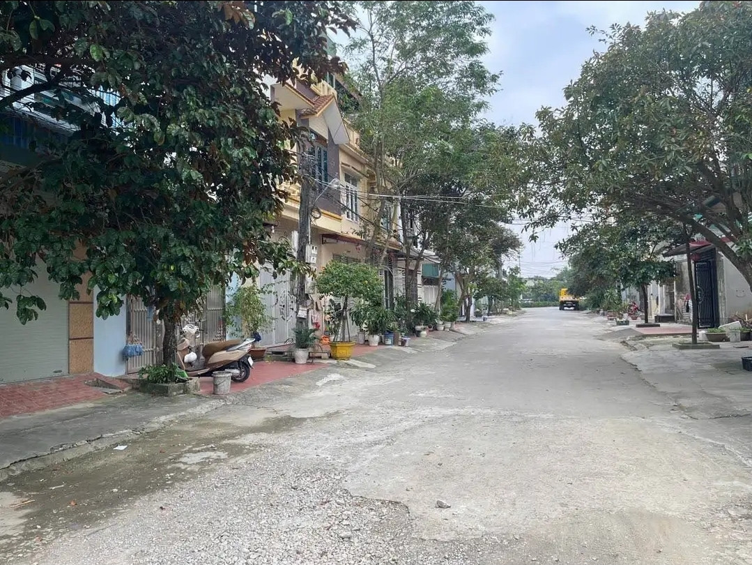 BÁN ĐẤT ĐÔNG CƯƠNG