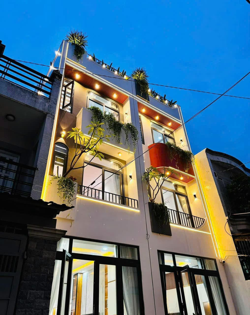 Bán Nhà cho cô 9 mặt tiên dường Q3 giá 4 tỷ450tr riêng 80m² thổ cư 5m² tại Đường Hai Bà Trưng Phường 01 Quận 3 TP. Hồ Chí Minh