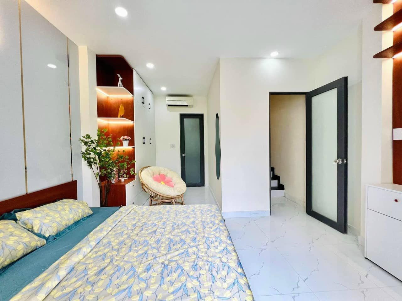 Bán nhà HXH Hai Bà Trưng, Phường 8, Quận 3 DT 4x15.5m 1 trệt 2 lầu