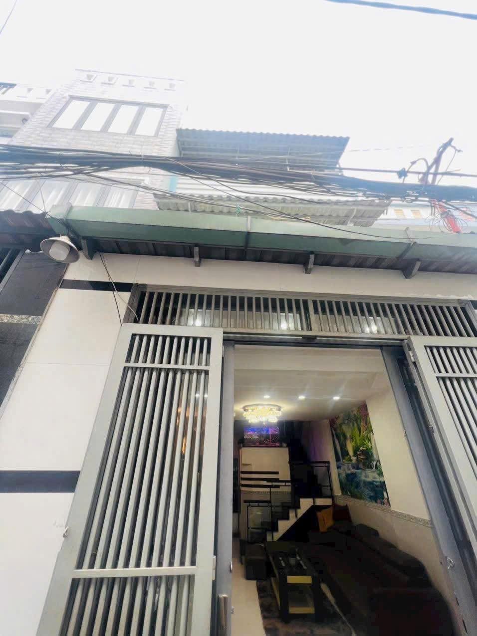 Nhà Hai Bà Trưng - 61m2 đối diện chợ Tân Định Q3