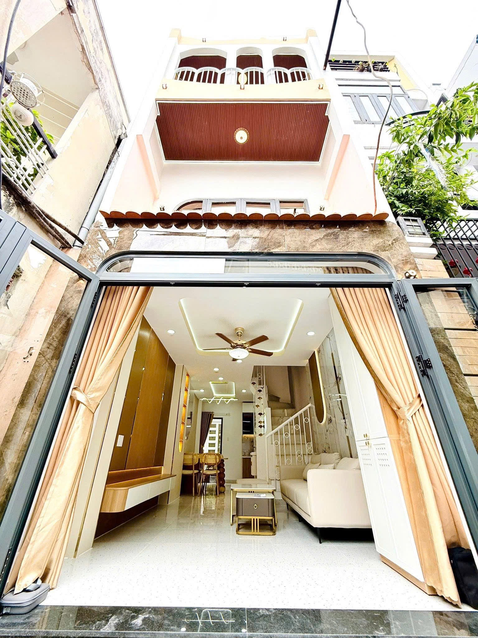 Bán gấp nhà Nguyễn Đình Chiểu, Q. 3, diện tích 80m2,giá 3tỷ5, đang cho thuê 26tr/th, sổ hồng riêng