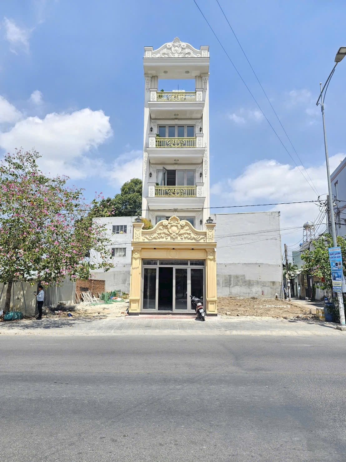 Nhà MT Kinh Doanh Tại Đông Hoà Dĩ An
