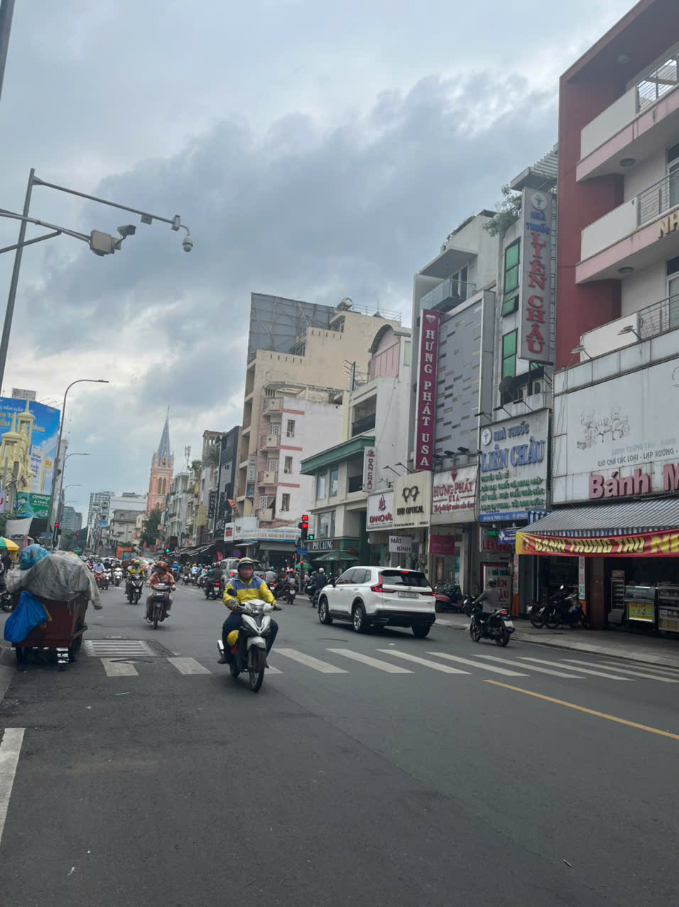 Bán nhà Nguyễn Hữu Cầu ngay Hai Bà Trưng, Tân Định, Quận 1, ngang 7,5x26m, 191m2,