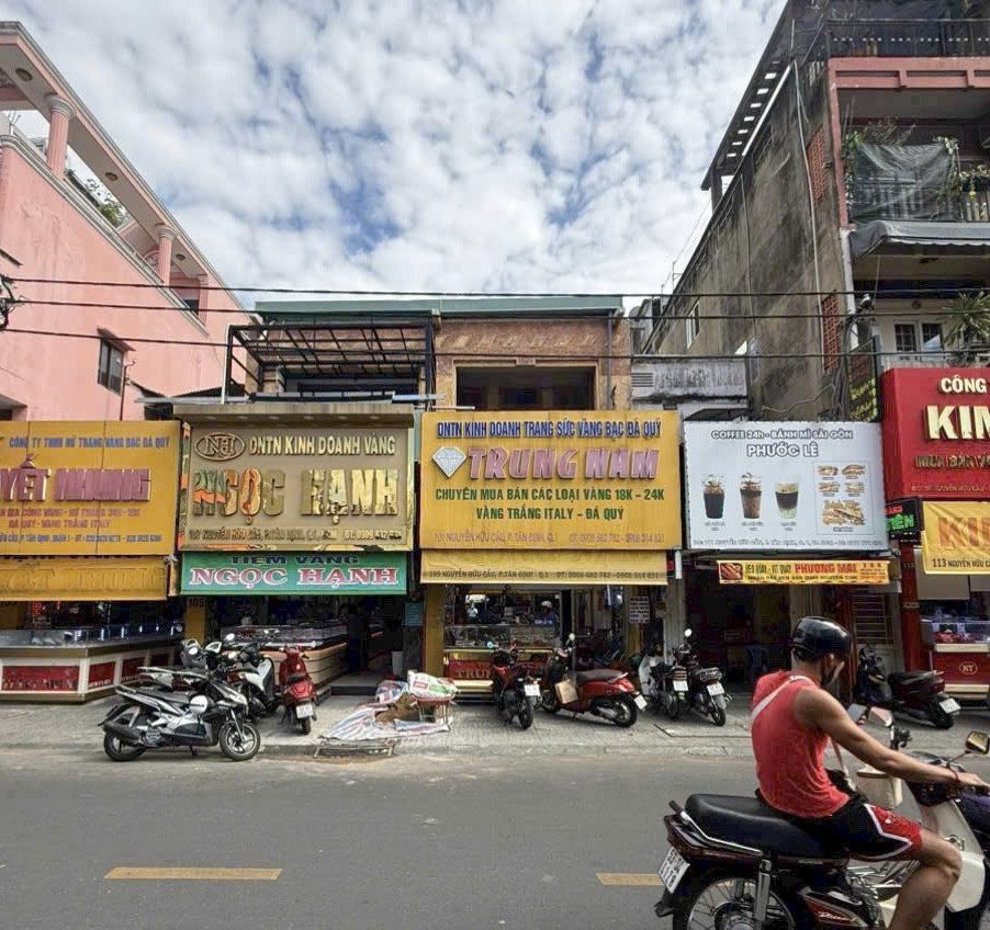 (~200m2) Mặt Tiền Phố Bán Vàng Quận 1 [7,43 x 24] Nguyễn Hữu Cầu (ko lộ giới)