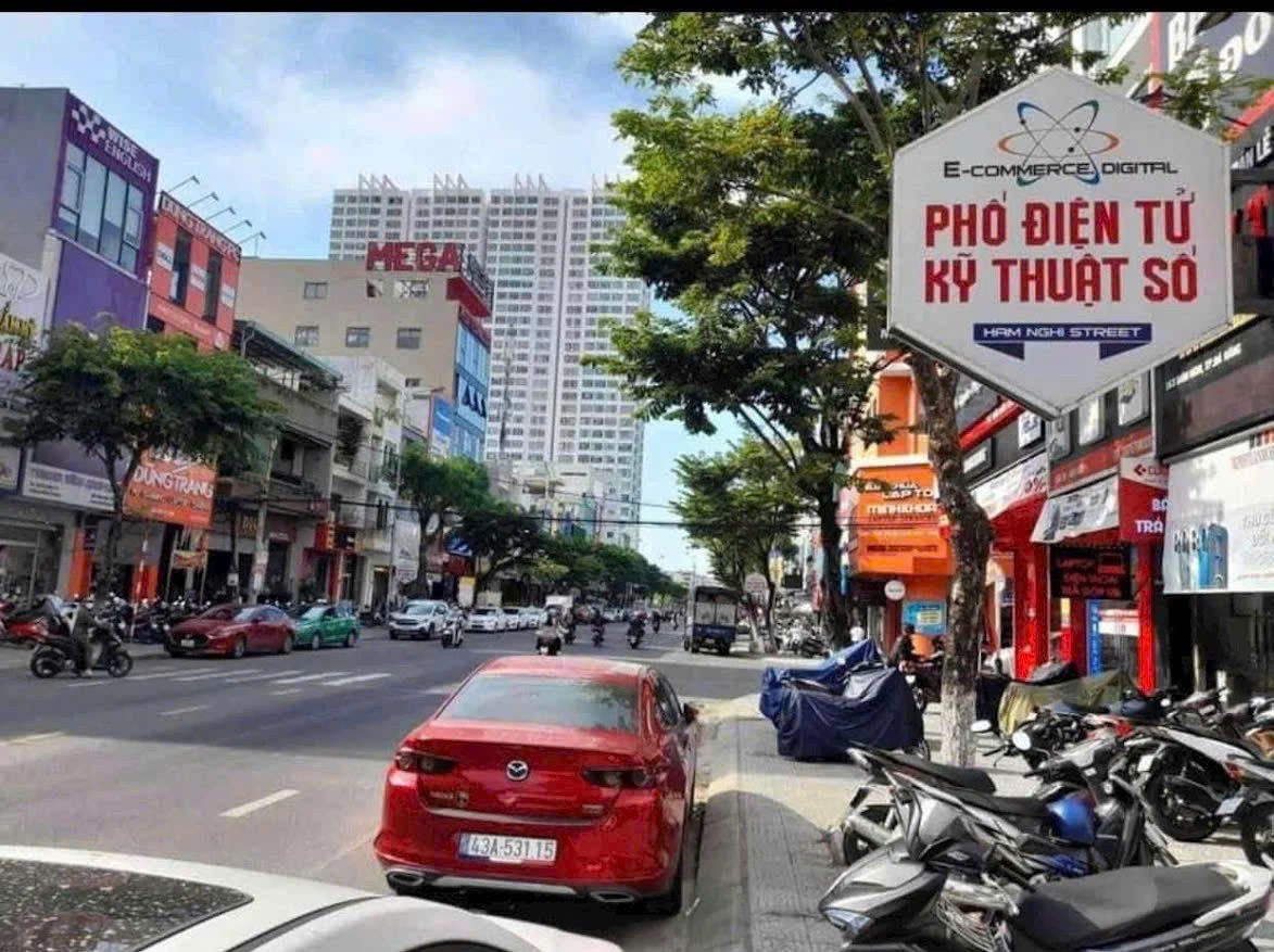 Cho thuê nhà 4 tầng mặt tiền Hàm Nghi , Thanh Khê – Phố Điện Tử