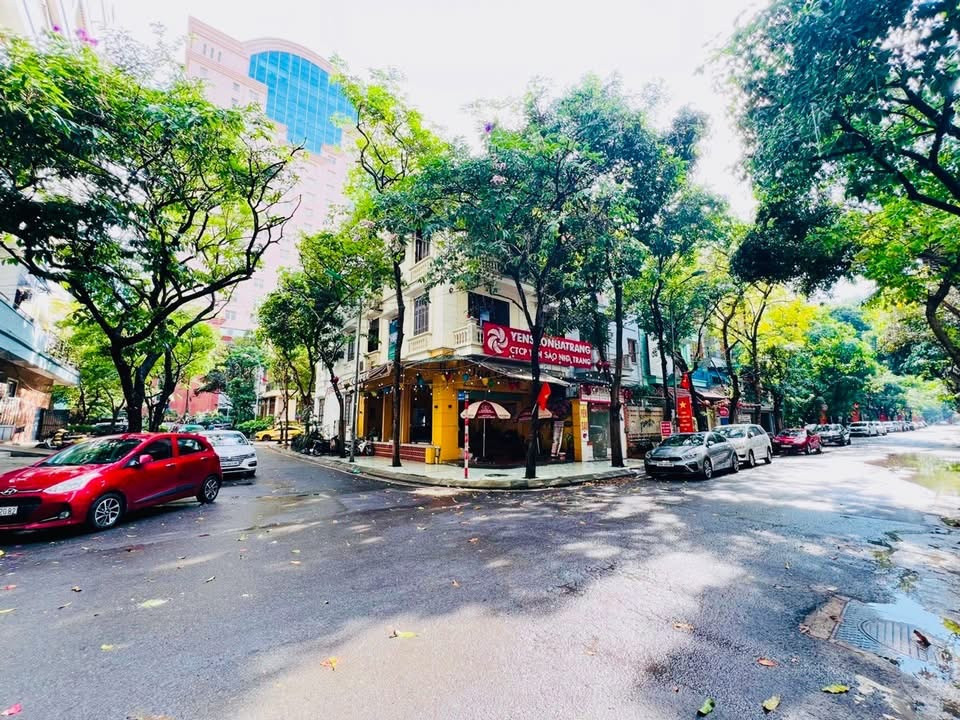 💎 Biệt Thự Đẳng Cấp 120M2 – Mỹ Đình
 Gara Ô Tô – Thang Máy
