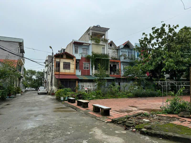 Cần bán gấp nhà cấp 4 tại ngõ Phố Hàng phường Phú Thịnh, TX Sơn Tây, HN, ngõ to như phố