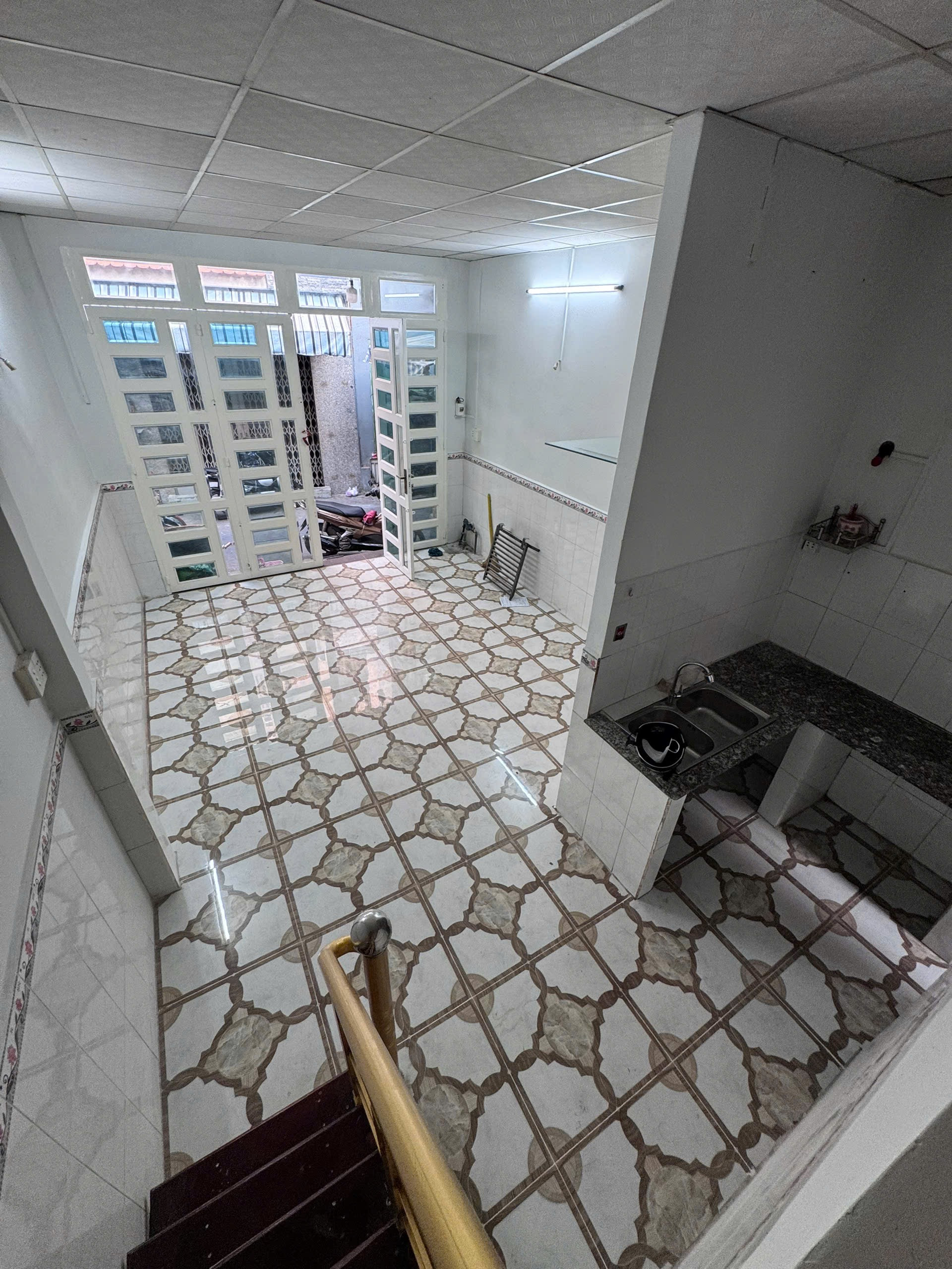 🏡 tại hẻm Hậu Giang Q6
Diện tích : 36m2 (4x10)
Giá chỉ : 3 tỷ 999 mà thoi