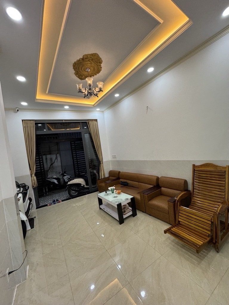 Bán Nhà VỊ TRÍ VÀNG Hậu Giang, Quận 6, 60m2, Hẻm sạch thoáng, nhỉnh 6 tỷ