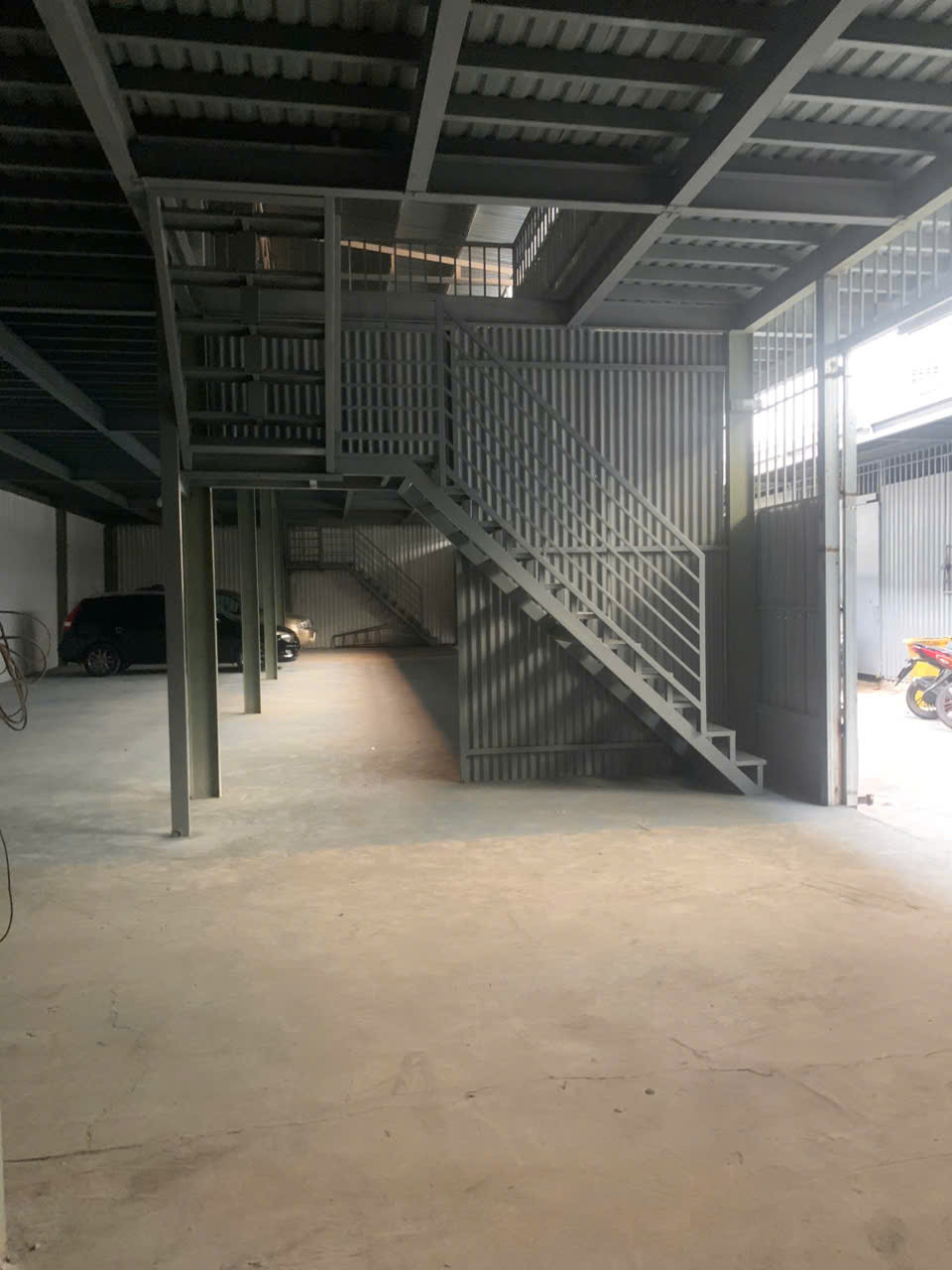 Kho 100m đường Hiệp Bình gần Quốc Lộ 13 Thủ Đức, điện 3 pha, chứa hàng, sản xuất