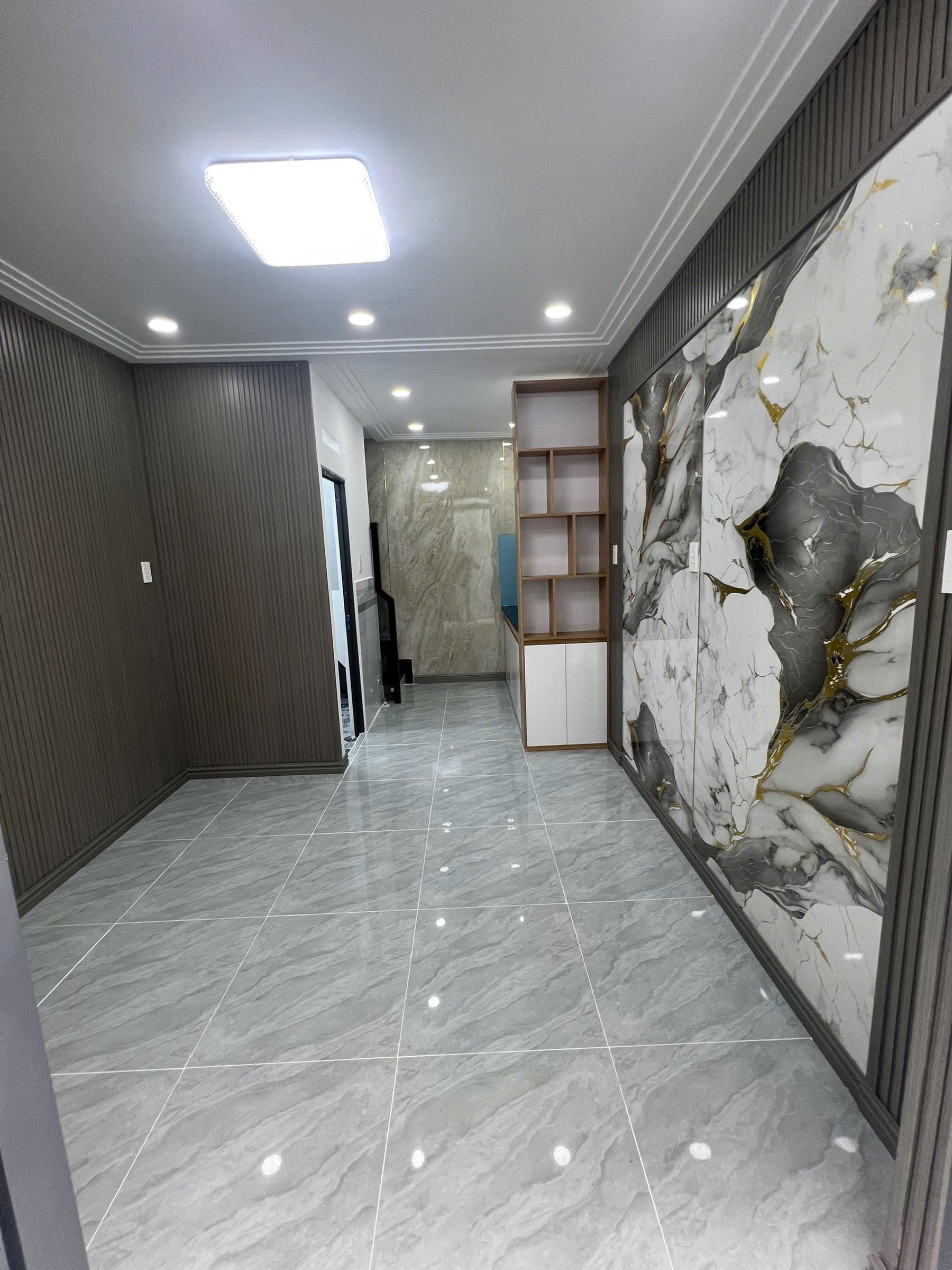 Chỉ 750 triệu nhà 4x6m hẻm xe hơi gần ngã 3 Đông Quang. Có 2PN. Giá còn bớt