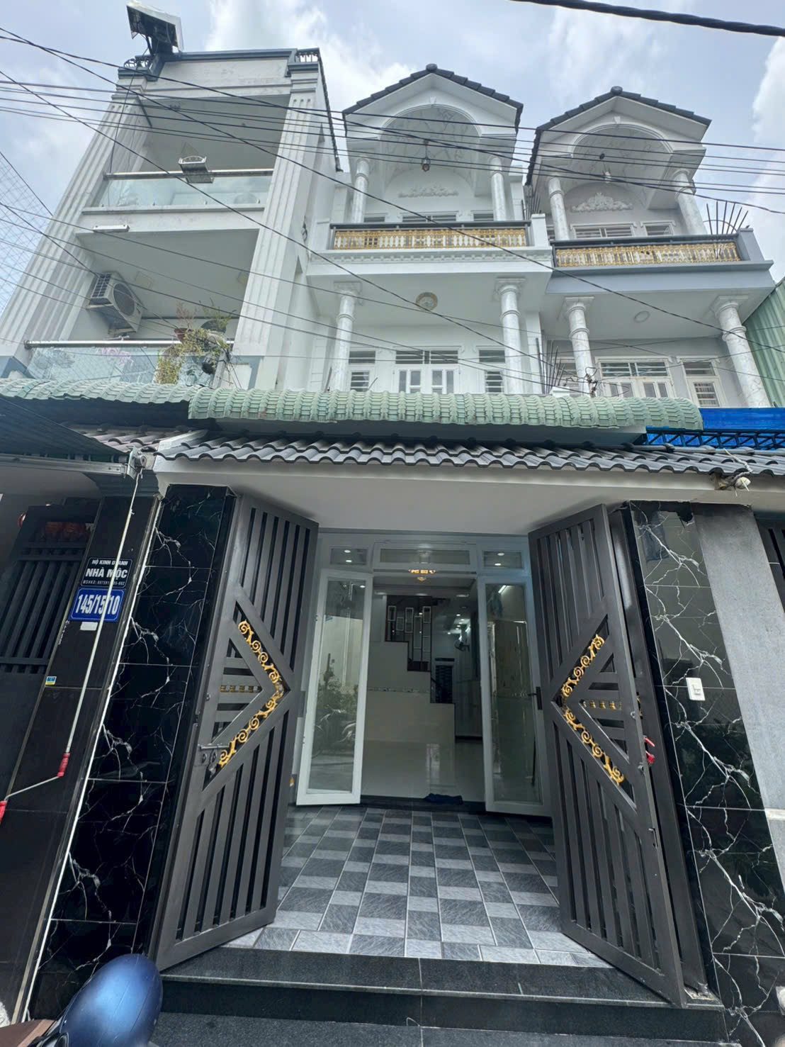 Nhà shr 4p .5wc nhà mới đẹp hẻm xe hơi hiệp thành quận 12