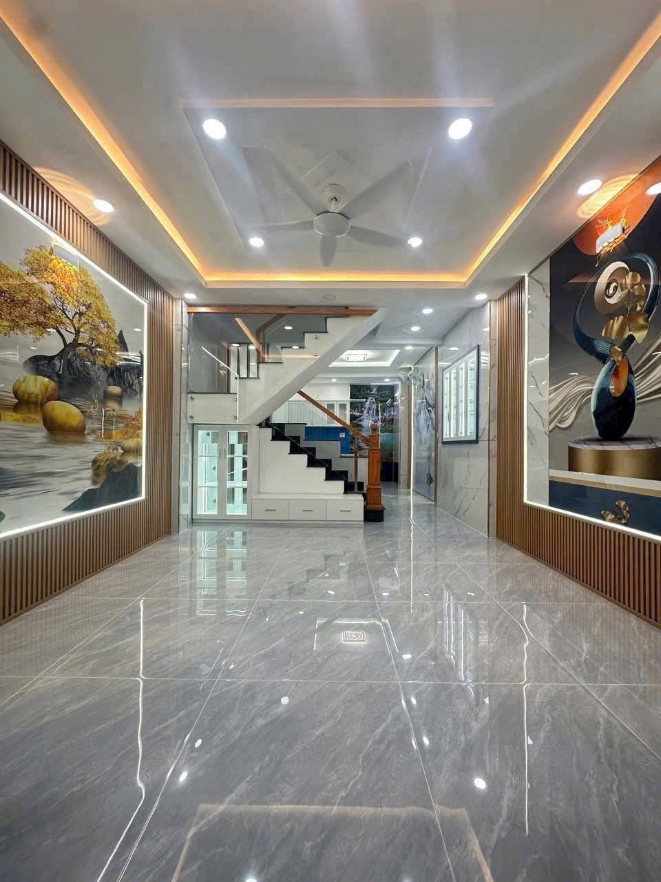 Nhà Diện Tích 50m 1 lầu xe hơi Q12 
Ngay võ trần Toản
