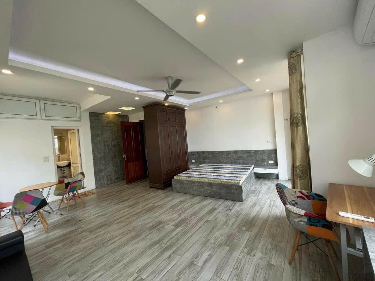 Cho Thuê Nhà Gần Hồ Ba Mẫu - Xã Đàn 56M² 5 Tầng 3 Ngủ Full Nội Thất - Giá Thuê 18tr