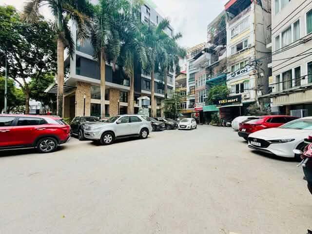 SP Mặt Hồ Ba Mẫu. Ô tô tránh dừng đỗ ngày đêm. KD sầm uất. View Hồ. Vài bước ra CV Thống Nhất. 5p lên Phố Cổ