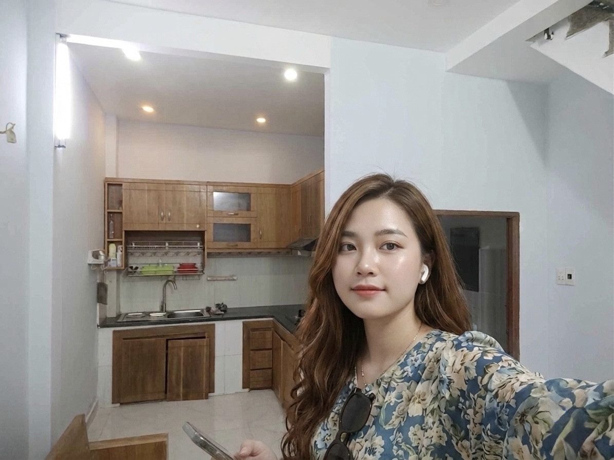 Chỉ 3,2 tỷ mà có nhà full nội thất, xe hơi đậu cửa, gần ga Metro — anh chị đang tìm nhà tầm này thì đừng lướt qua 👇