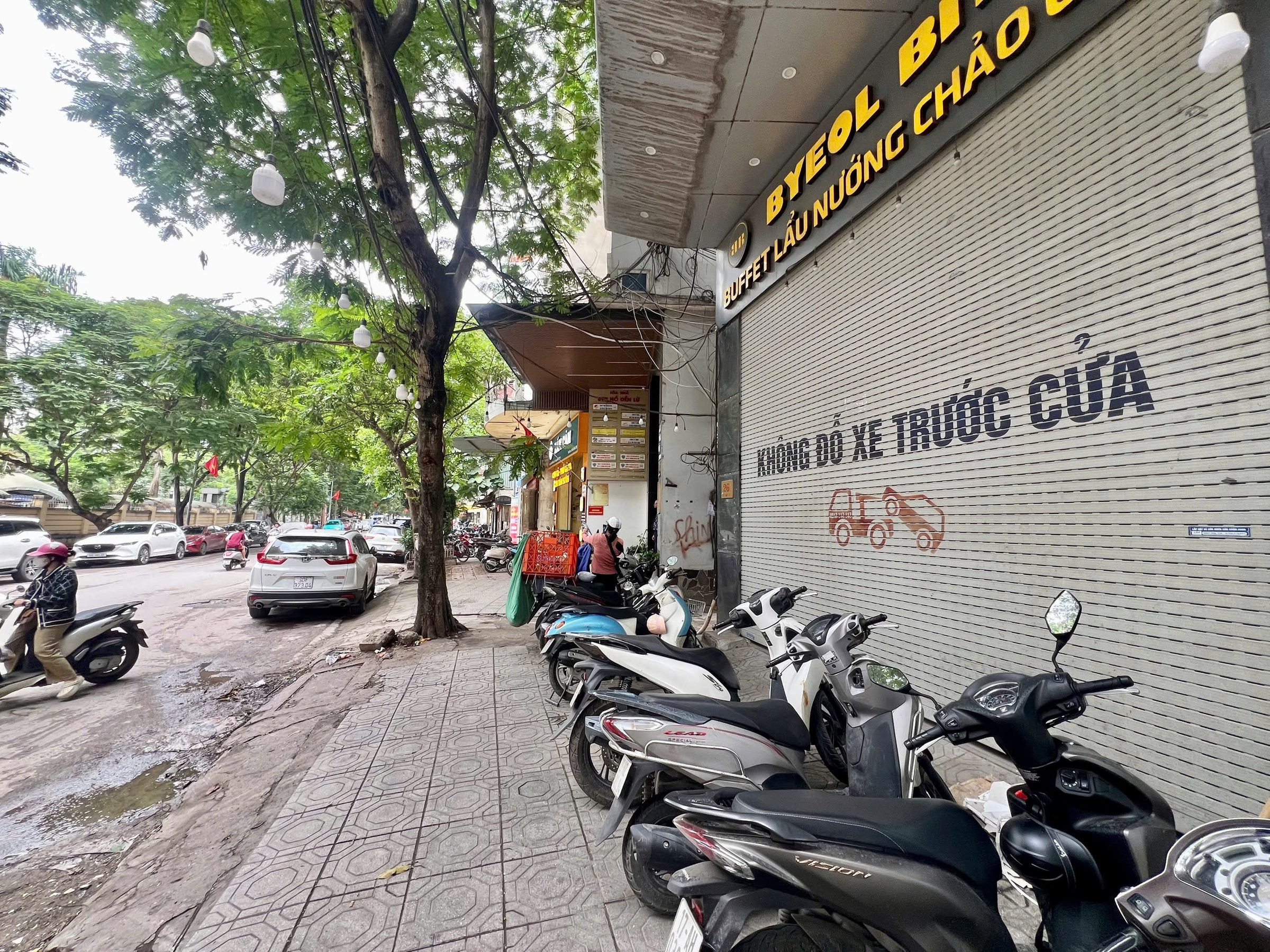 Nhà bán. 9 tầng trung tâm Hà nội
+ sổ đỏ 86 m2 mặt sàn t 1, từ tầng 2 diện tích gần 100m2, vị trí trung tâm đắc địa. 

+ Có thang máy và thang bộ thoát hiểm. Thích hợp để ở và kinh doanh khách sạn, karaoke. Khu trung tâm phức hợp giải trí, thuận tiện k