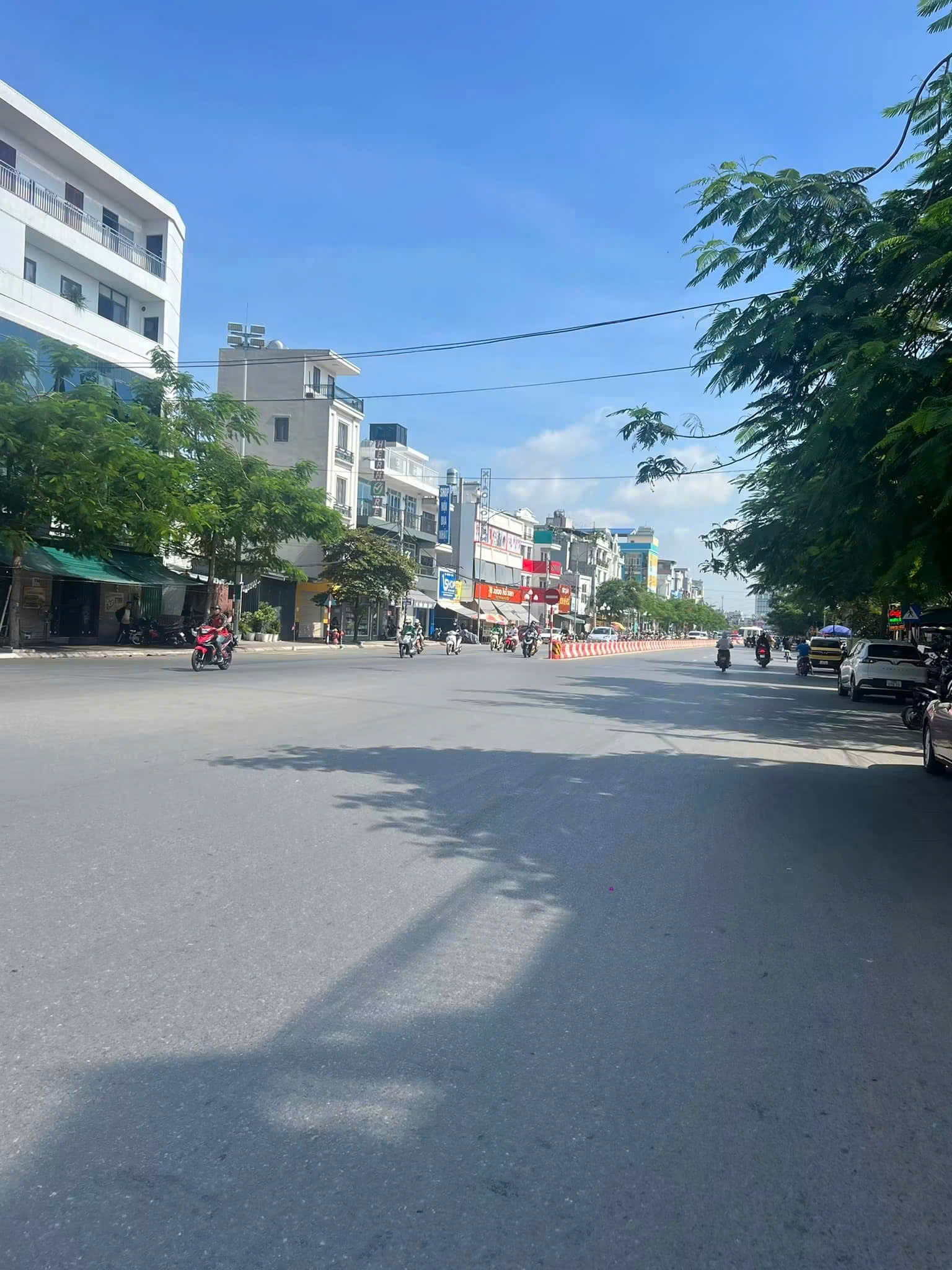 Bán đất mặt đường Hồ Sen, Lê Chân, Hải Phòng- 60m2- 12,79tỷ