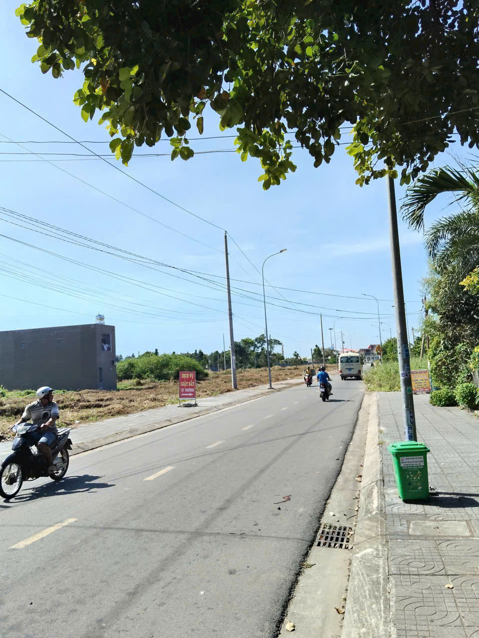 bán gấp lô đất mặt tiền hồ tri tân , long điền , bà rịa