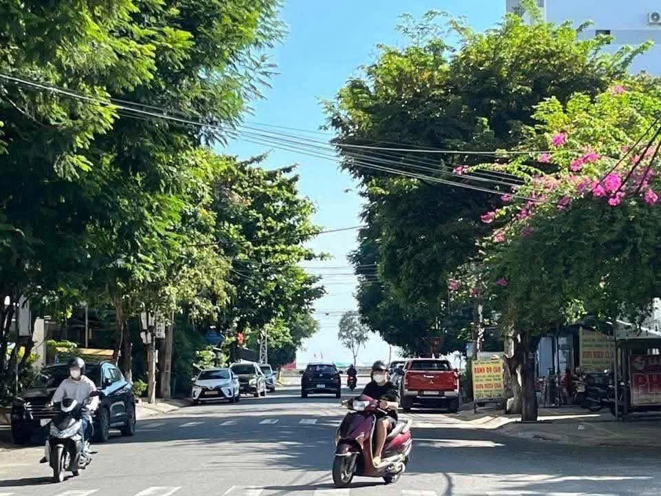 Bân đất Hồ Tùng Mậu, view Biển, DT 81m2 - Giá 8,9 Tỷ TL