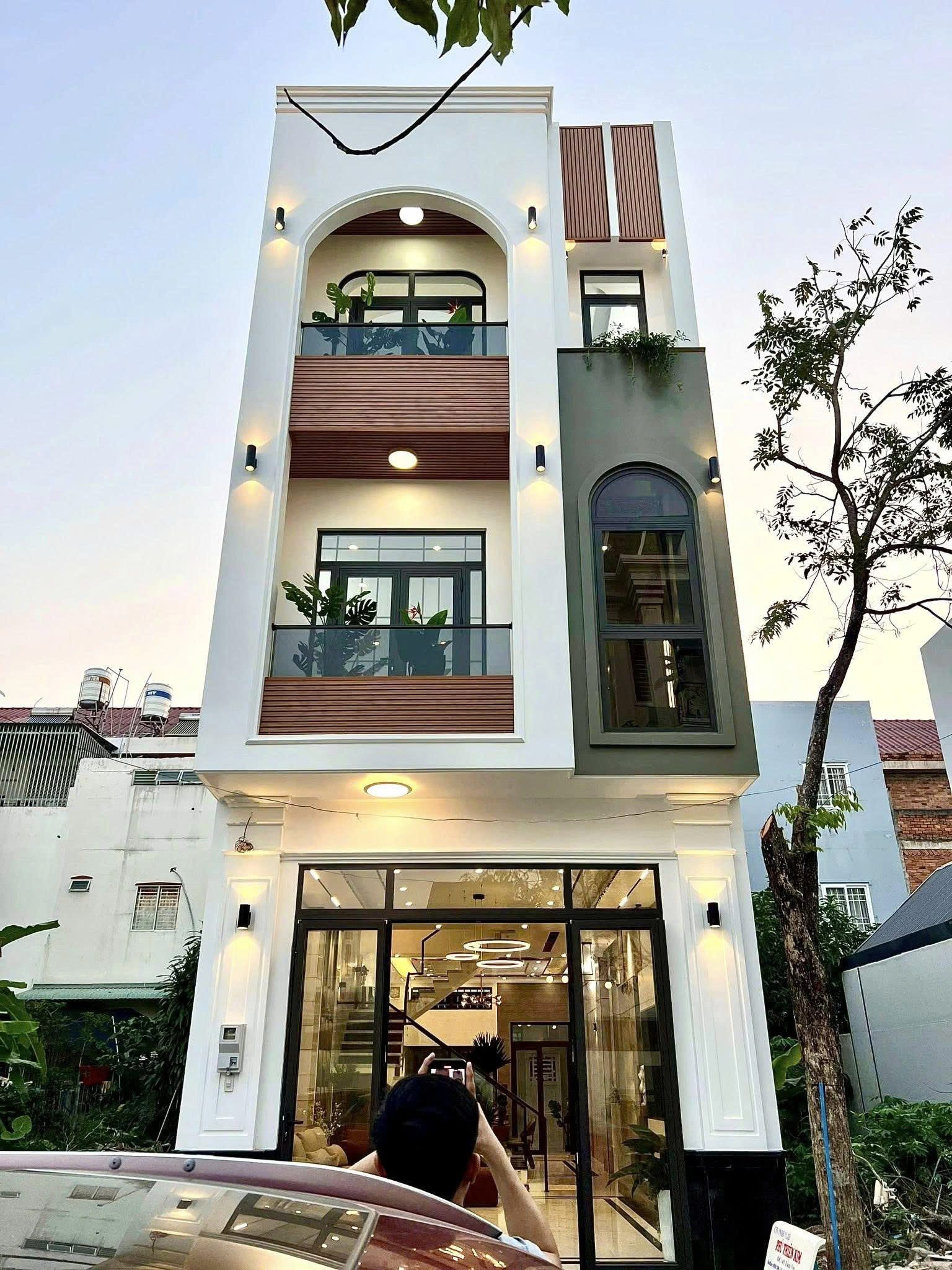 🔥NÓNG NHẤT LÚC NÀY TẠI BÌNH DƯƠNG VỚI SIÊU PHẨM 1 TRỆT 2 LẦU NGAY TRUNG TÂM THỦ DẦU MỘT