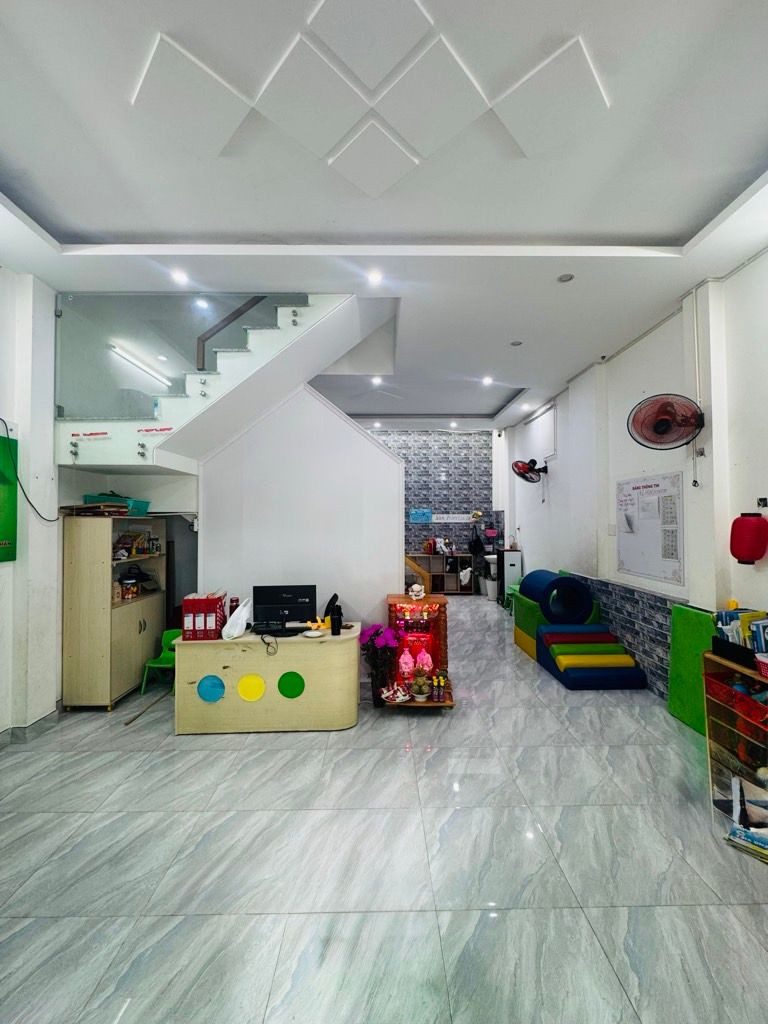 🍀 NHÀ ĐẸP PHÂN LÔ – NGAY CHỢ BÀ HOM – NGANG KHỦNG 5.5M – HƠN 5 TỶ Ở NGAY