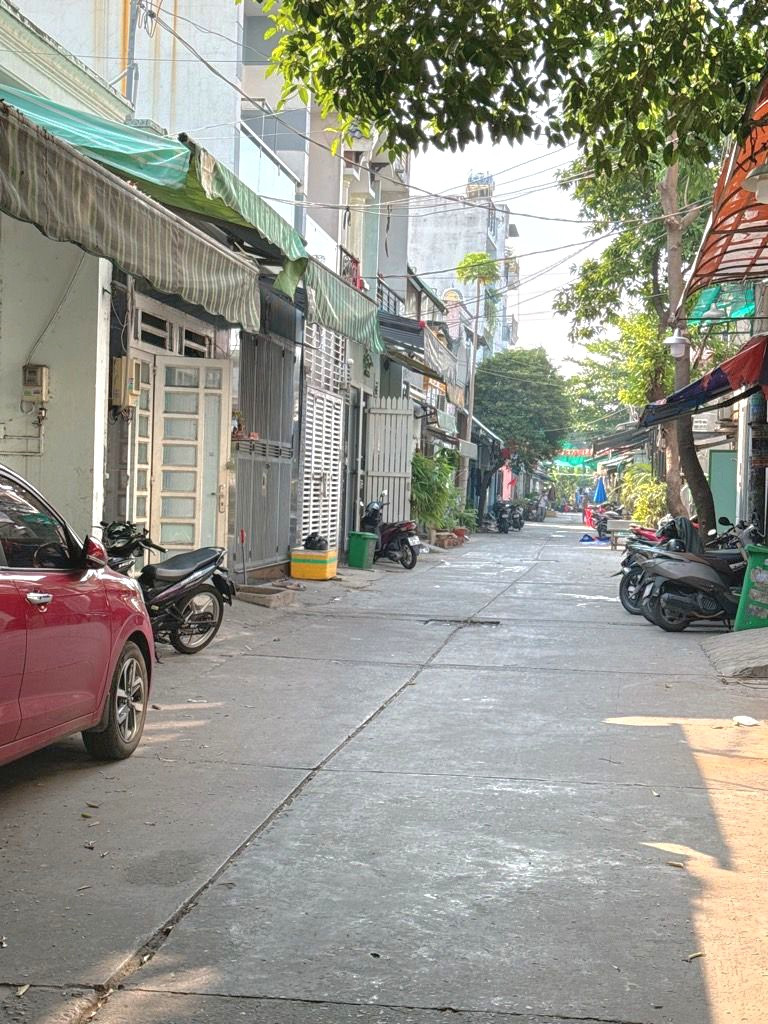 BÁN NHÀ SÁT LÊ TRỌNG TẤ.N - NGÃ TƯ GÒ MÂ.Y - HẺM XE HƠI - ( 4X18M )