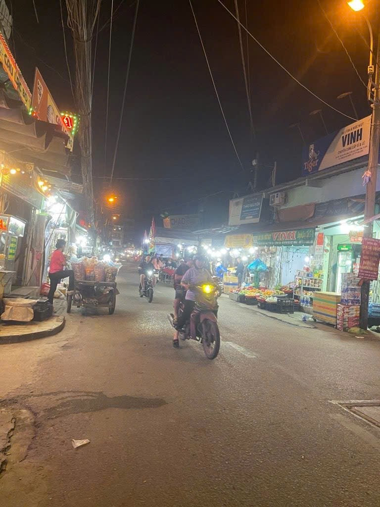 Bán nhà trọ 5 phòng, ngay Hồ Văn Long, chỉ 3.85tỉ