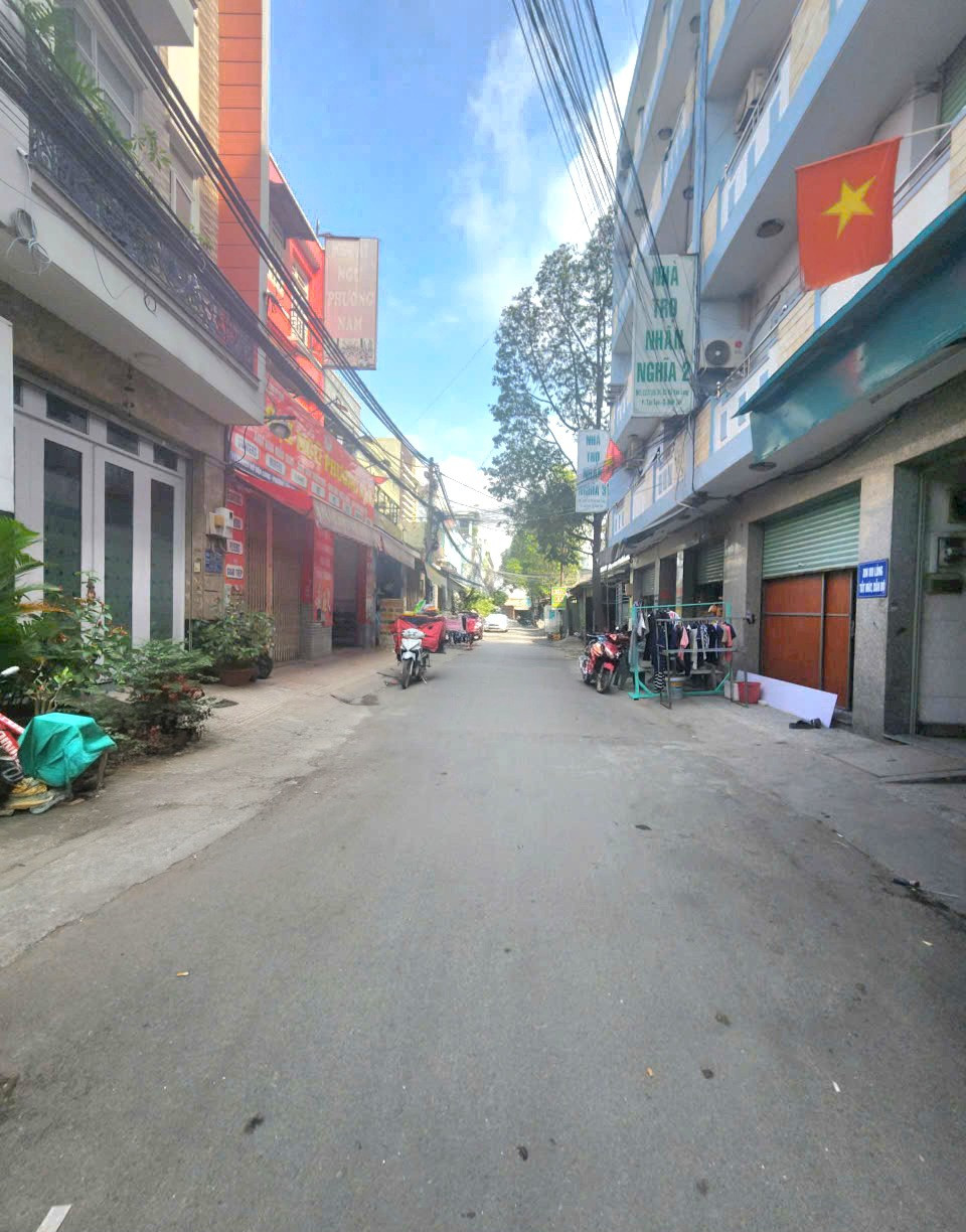 BÁN NHÀ SÁT TỈN.H LỘ 10 - NGÃ TƯ BÀ HOM - ĐƯỜNG XE TẢI - ( 4.5X17M )