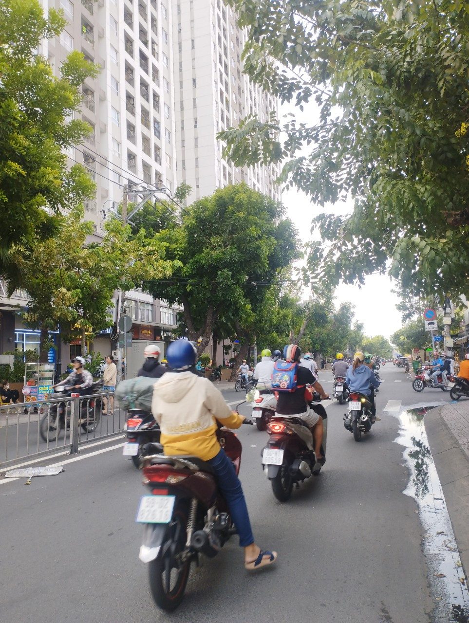 Ngộp Hòa Bình - KHu Tô Hiệu 64m2 - HXH 7m THông - 3 tầng