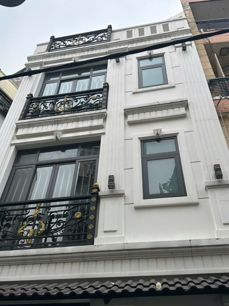 Chủ bán mặt tiền hoa đào vừa ở vừa kinh doanh