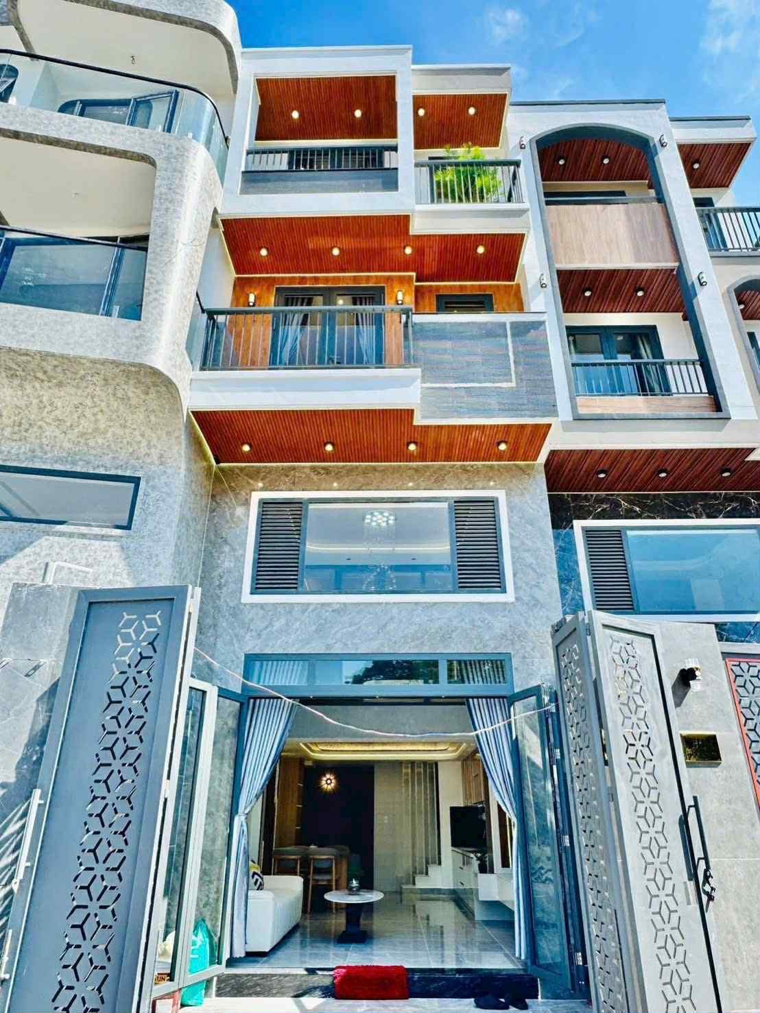 Bán nhà 39m2 , hẻm xe hơi  2tỷ800 đường Hoà Hưng P13 Quận 10 , Sổ hồng riêng