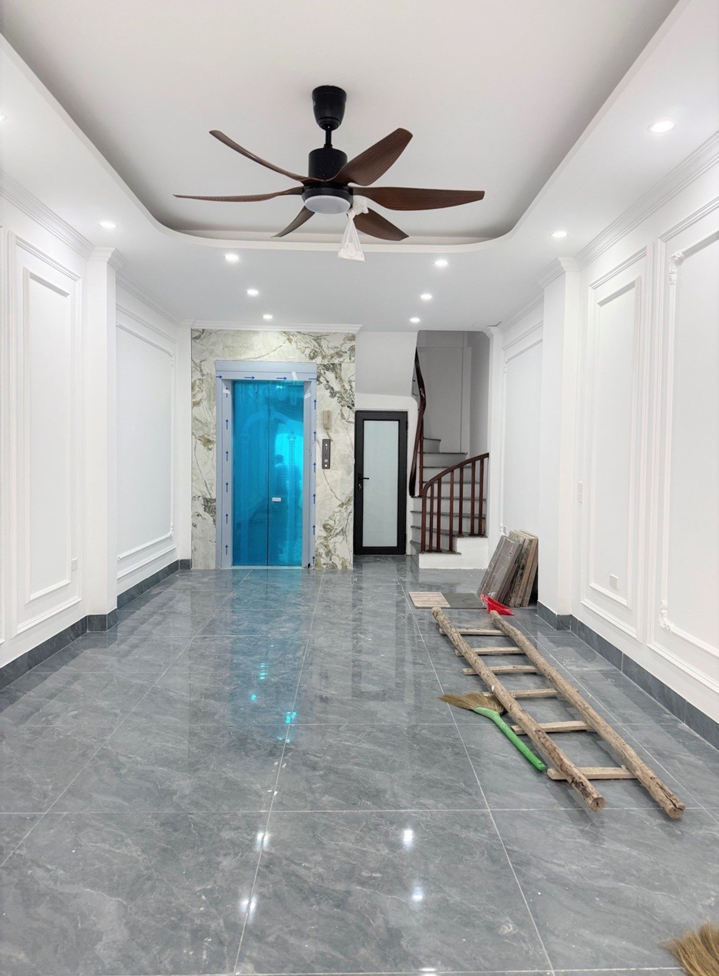 BÁN NHÀ ĐẸP VIỆT HƯNG - 45M X 6 TẦNG, THANG MÁY - FULL NỘI THẤT - GIÁ HƠN 10 tỉ