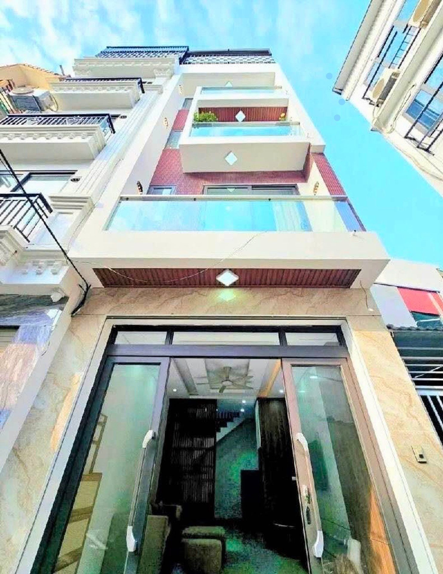 BÁN NHÀ HOA LÂM, VIỆT HƯNG - NHÀ MỚI, FULL NỘI THẤT - LÔ GÓC - Ô TÔ ĐỖ NGAY GẦN CỬA