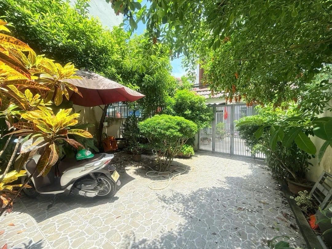 🏡 BIỆT THỰ MINI SÂN VƯỜN – HÒA CƯỜNG – 174M2 – 1 TẦNG KIÊN CỐ - NGANG:7M - NỞ HẬU – GẦN CHỢ HOÀ CƯỜNG & SÂN BAY – GIÁ TỐT