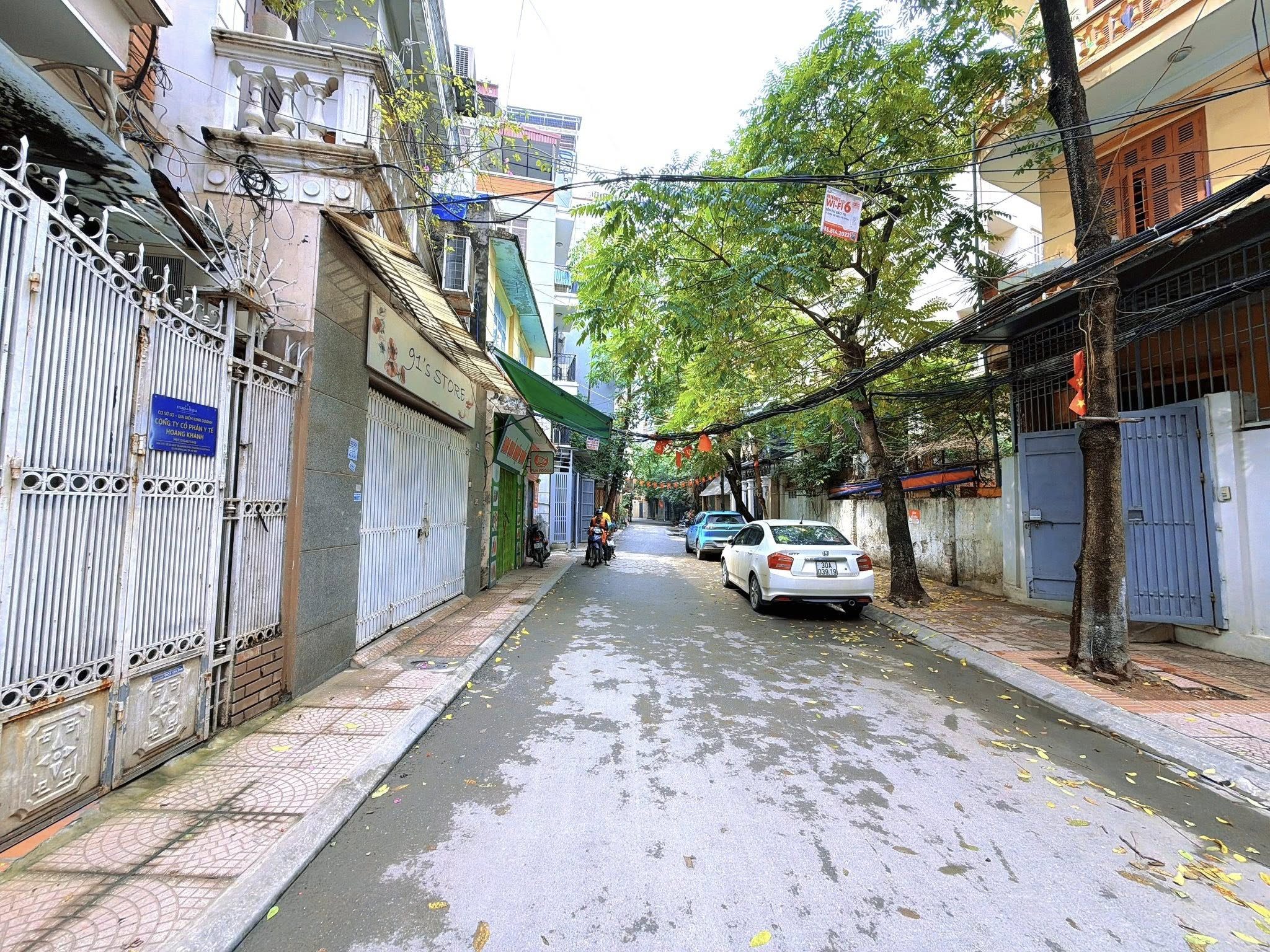 BÁN NHÀ ĐƯỜNG HOÀNG CẦU. 80M2 - 5 TẦNG. GARA Ô TÔ. KINH DOANH.