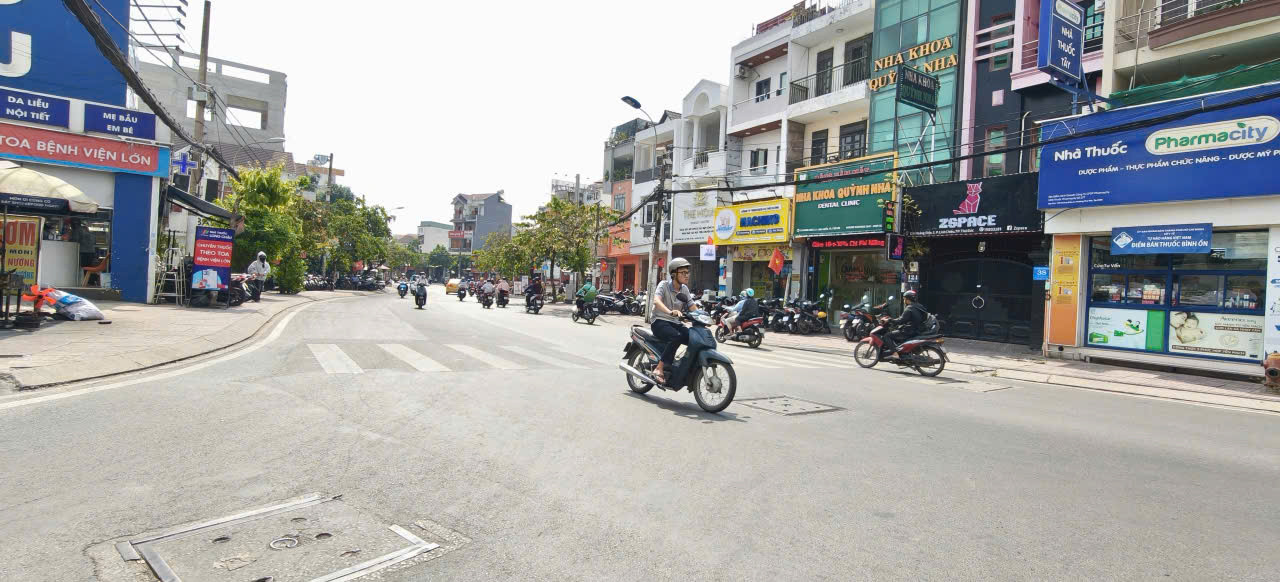 CĂN GÓC 3 TẦNG HIẾM NGAY HOÀNG DIỆU 2 73M GẦN ĐH NH, ĐHCNKT LINH TRUNG THỦ ĐỨC