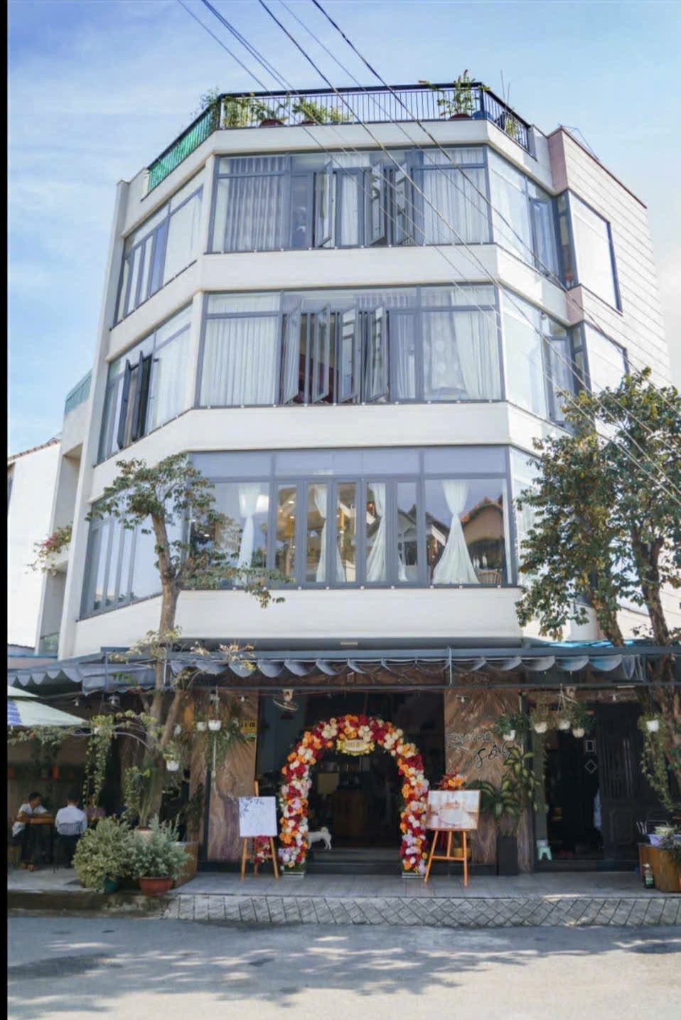 Bán nhà 4 tầng 2 mặt tiền Linh Trung, DTSD 388m2, Đang cho thuê 45tr/th, gần Hoàng Diệu 2.