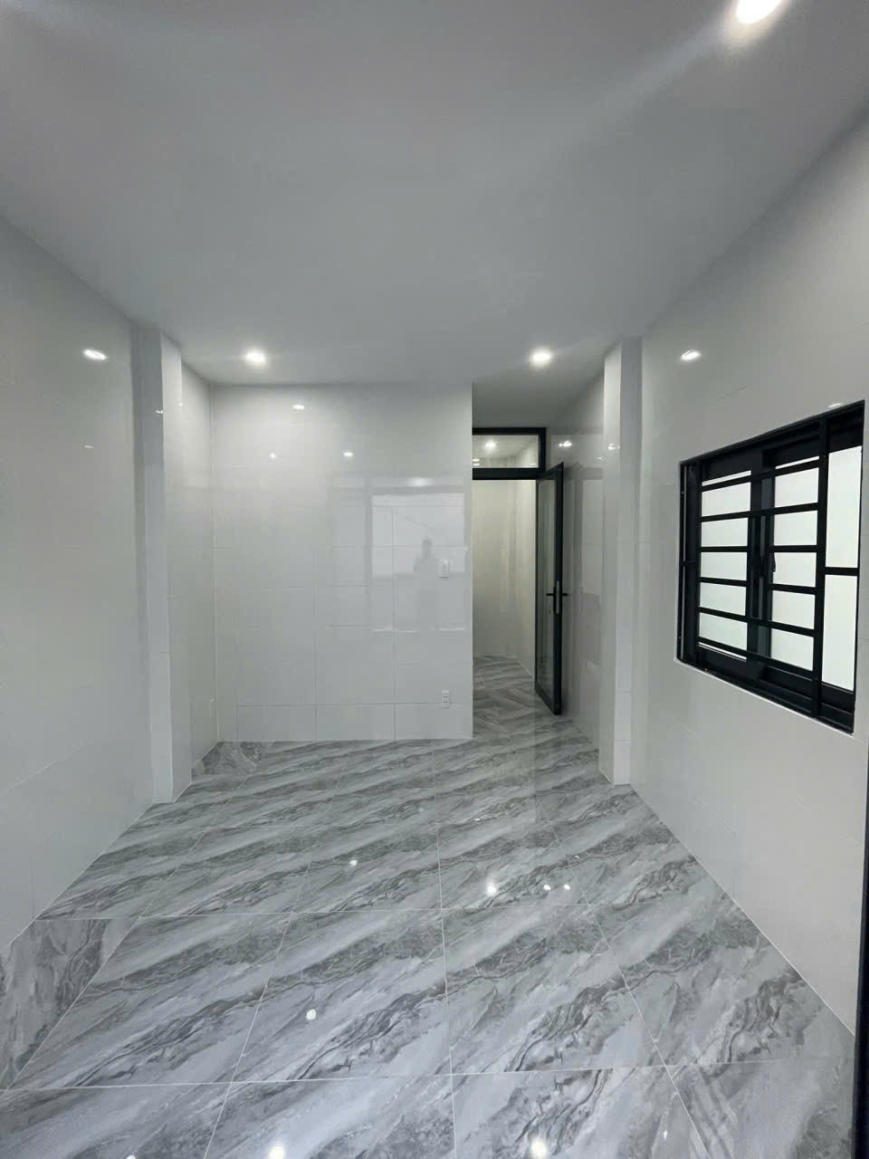 CẦN BÁN NHÀ ĐẸP MỚI XÂY 03 TẤM BTCT - QUẬN 4 chỉ 4 tỷ 550tr