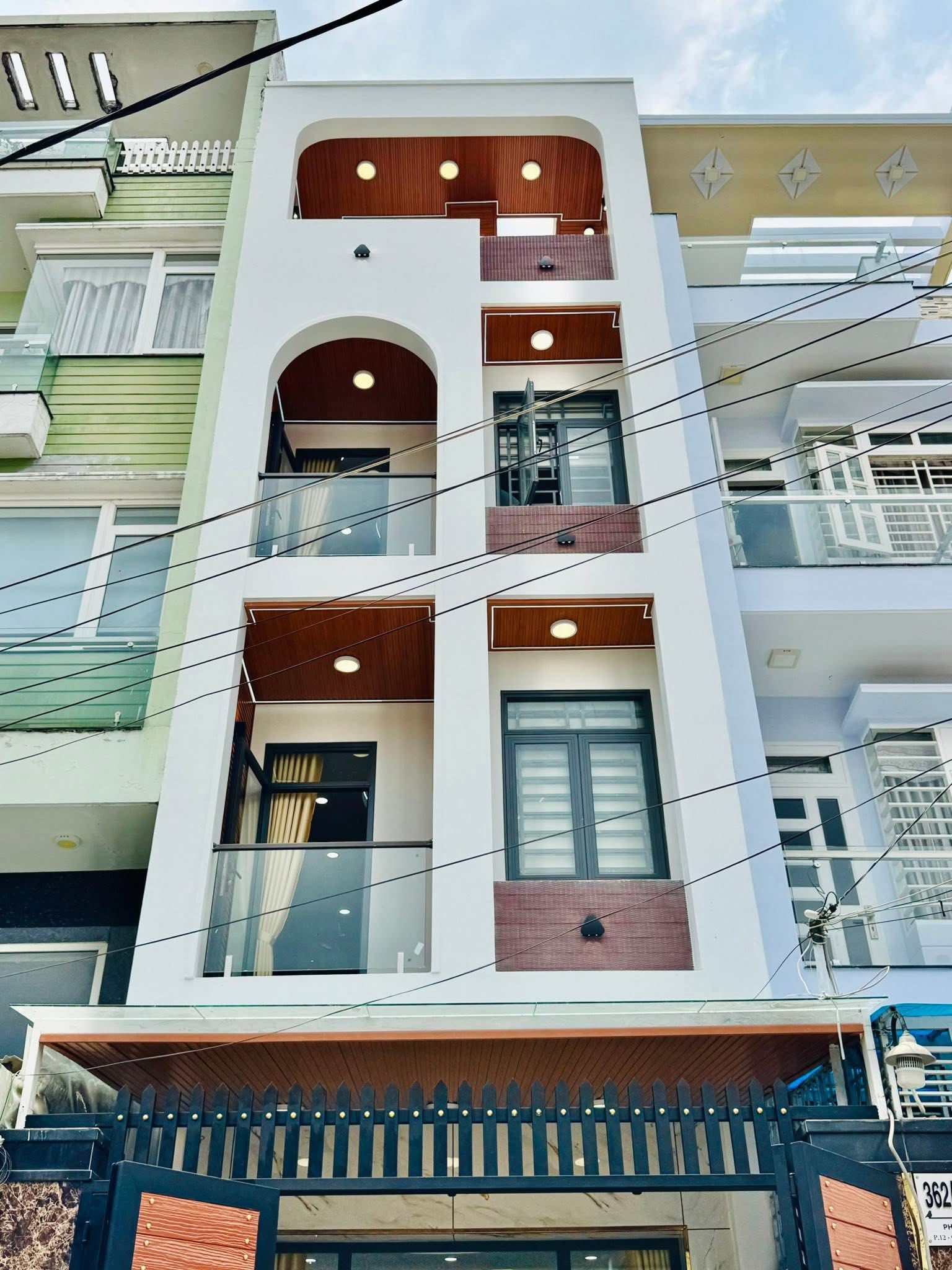 CẦN DÒNG TIỀN BÁN RA CĂN  HOÀNG DIỆU, P.13, QUẬN 4, DT 82,5M2 – GIÁ CHỈ 3 TỶ 380(TL), CÓ SỔ HỒNG RIÊNG CHÍNH CHỦ