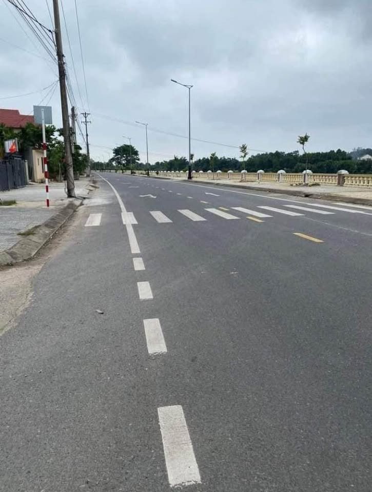 BÁN ĐẤT NỞ HẬU NGÕ HOÀNG DIỆU.
ĐÔNG THANH, ĐÔNG HÀ, QUẢNG TRỊ.