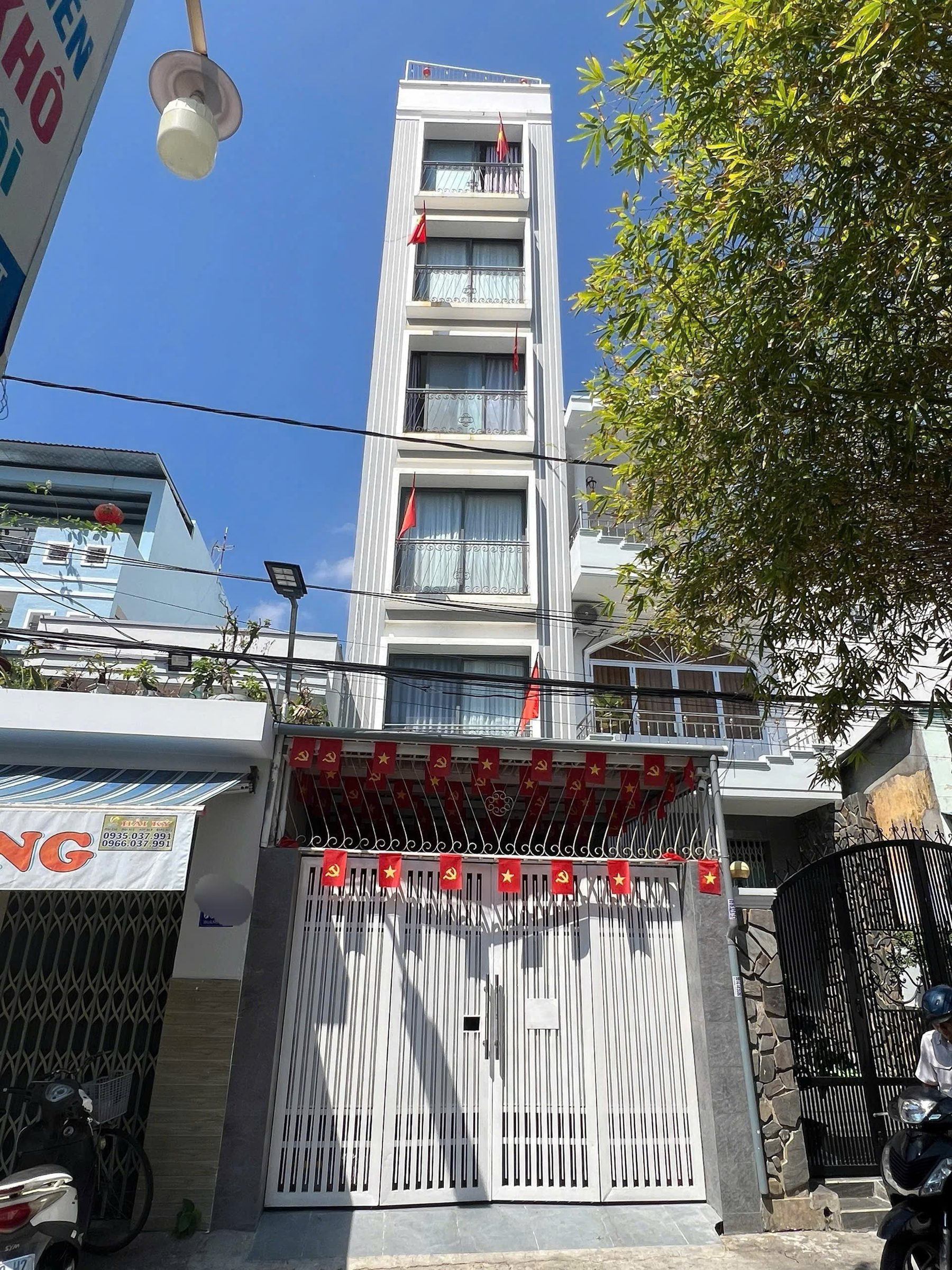 TOÀ CĂN HỘ 6 TẦNG GẦN BIỂN – DÒNG TIỀN 50 TRIỆU/THÁNG

Nếu anh chị đang tìm một bất động sản vừa giữ tài sản vừa tạo thu nhập ổn định, đây là sản phẩm rất đáng tham khảo.

📍 Hẻm Hoàng Diệu – Nha Trang
🌊 Gần biển, khu vực có nhu cầu thuê cao

📐 Diện