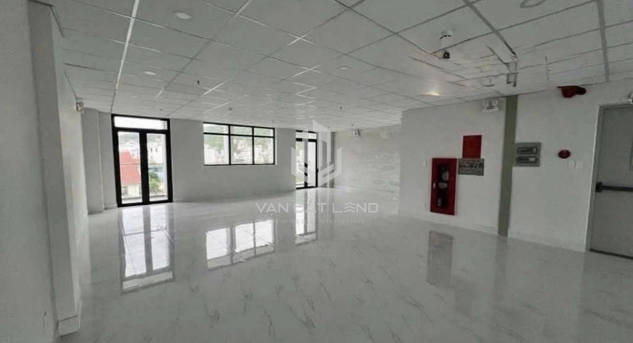 🔥 CHO THUÊ TÒA NHÀ 6 TẦNG HOÀNG HOA THÁM – 204M² ĐẤT – THANG MÁY – GIÁ 120 TRIỆU/THÁNG 🔥