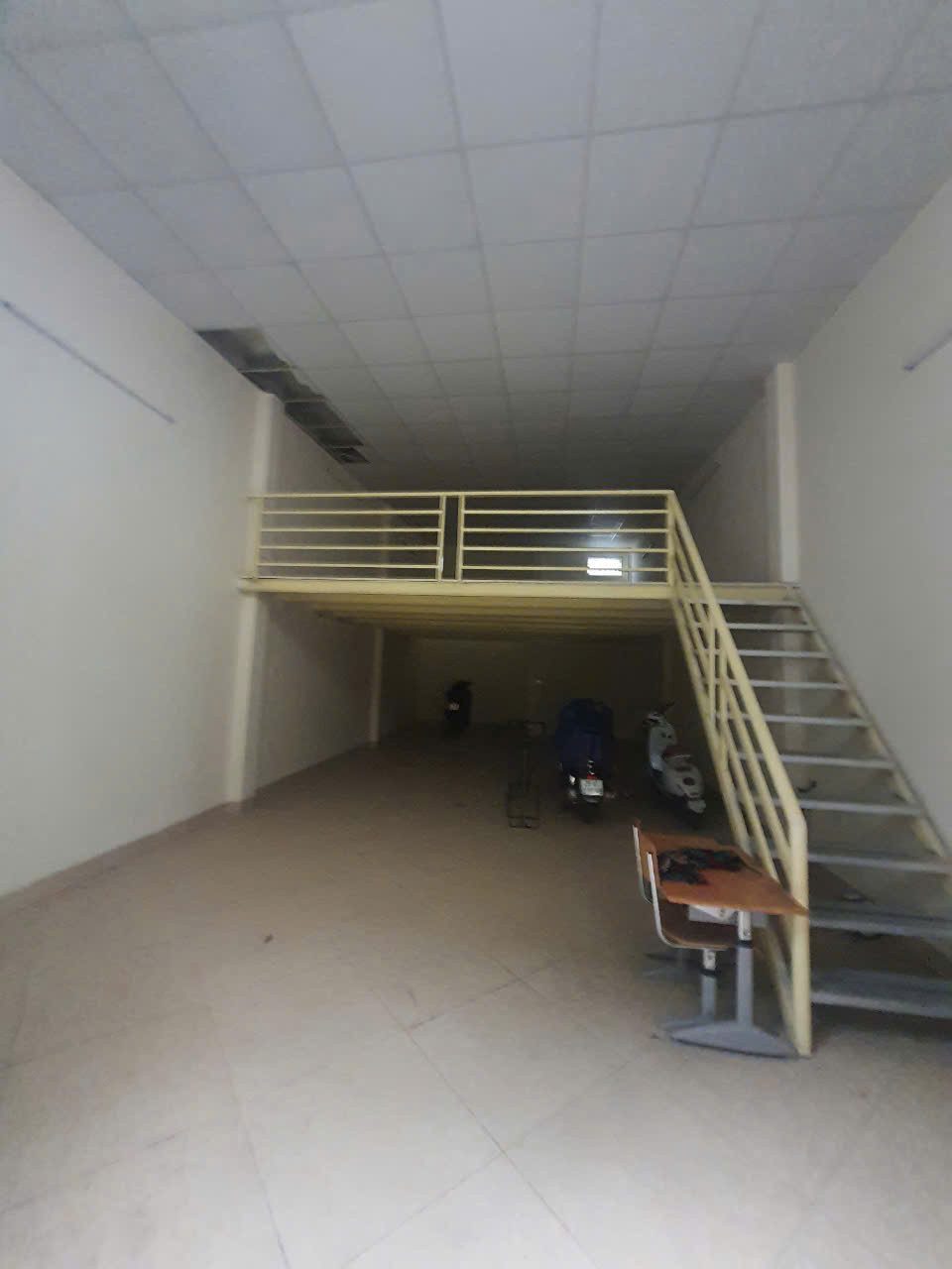 Cho thuê nhà cấp 4 nguyên căn ngõ 2 Hoàng Liệt 75m2, ô tô 7 chỗ, KD, VP cty kết hợp ở