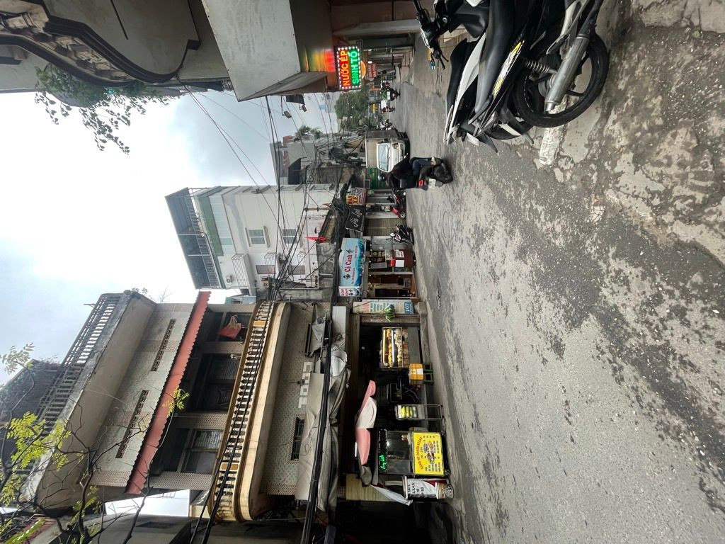MẶT PHỐ KHƯƠNG ĐÌNH – LÔ GÓC – MẶT TIỀN SIÊU RỘNG – KINH DOANH ĐỈNH – BÁN ĐẤT TẶNG NHÀ 💥📍 

Khương Đình 
diện tích 37/43m -  4 tầng  - mặt tiền 6 - giá 17. tỷ 

Vị trí vàng – trung tâm Thanh XuânNhà nằm ngay đoạn đẹp và sầm uất nhất phố Khương Đình, 