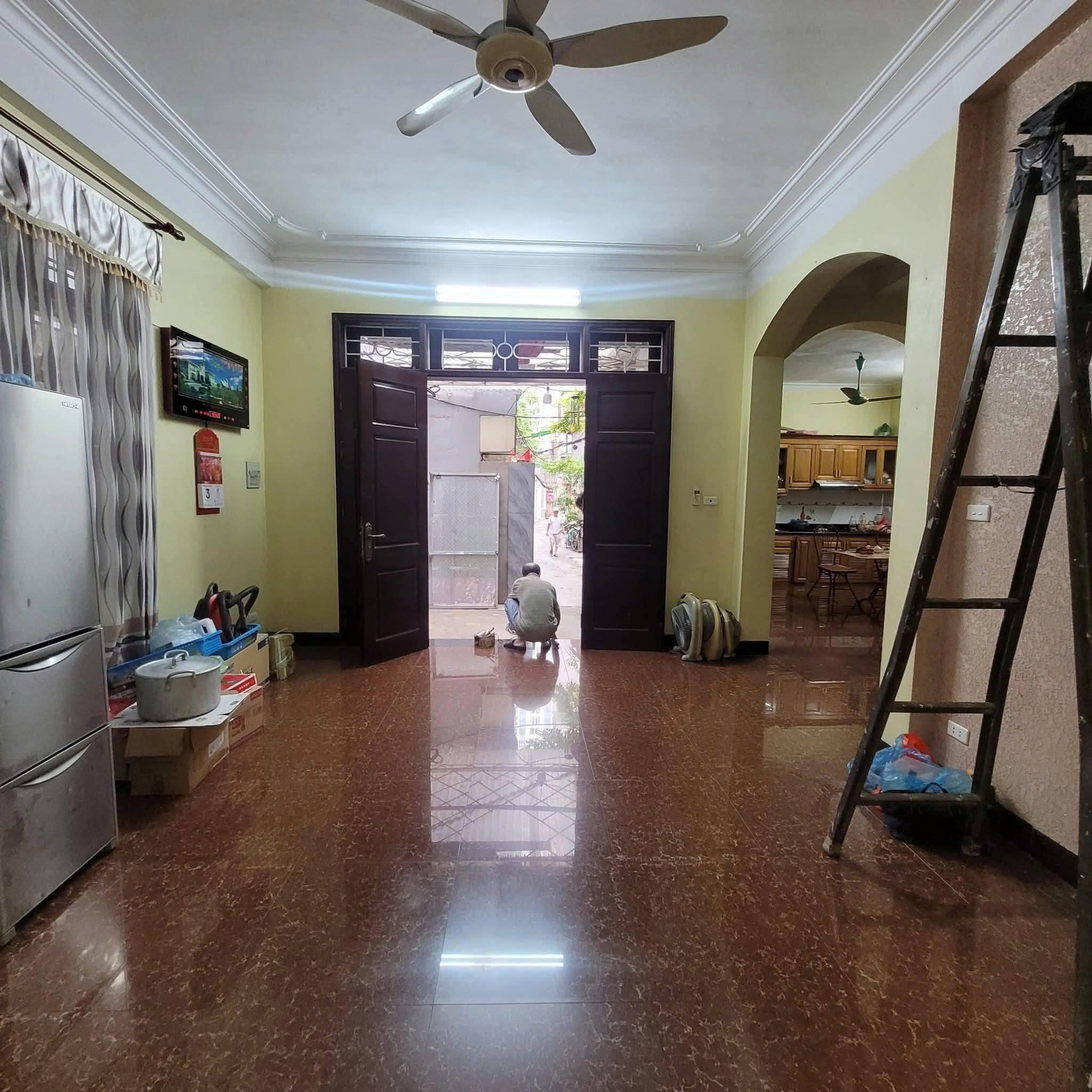 Cho Thuê Nhà Ngõ 279 Hoàng Mai 70M² 3 Tầng 5 Ngủ - Nội Thất CB - Giá Thuê 15tr