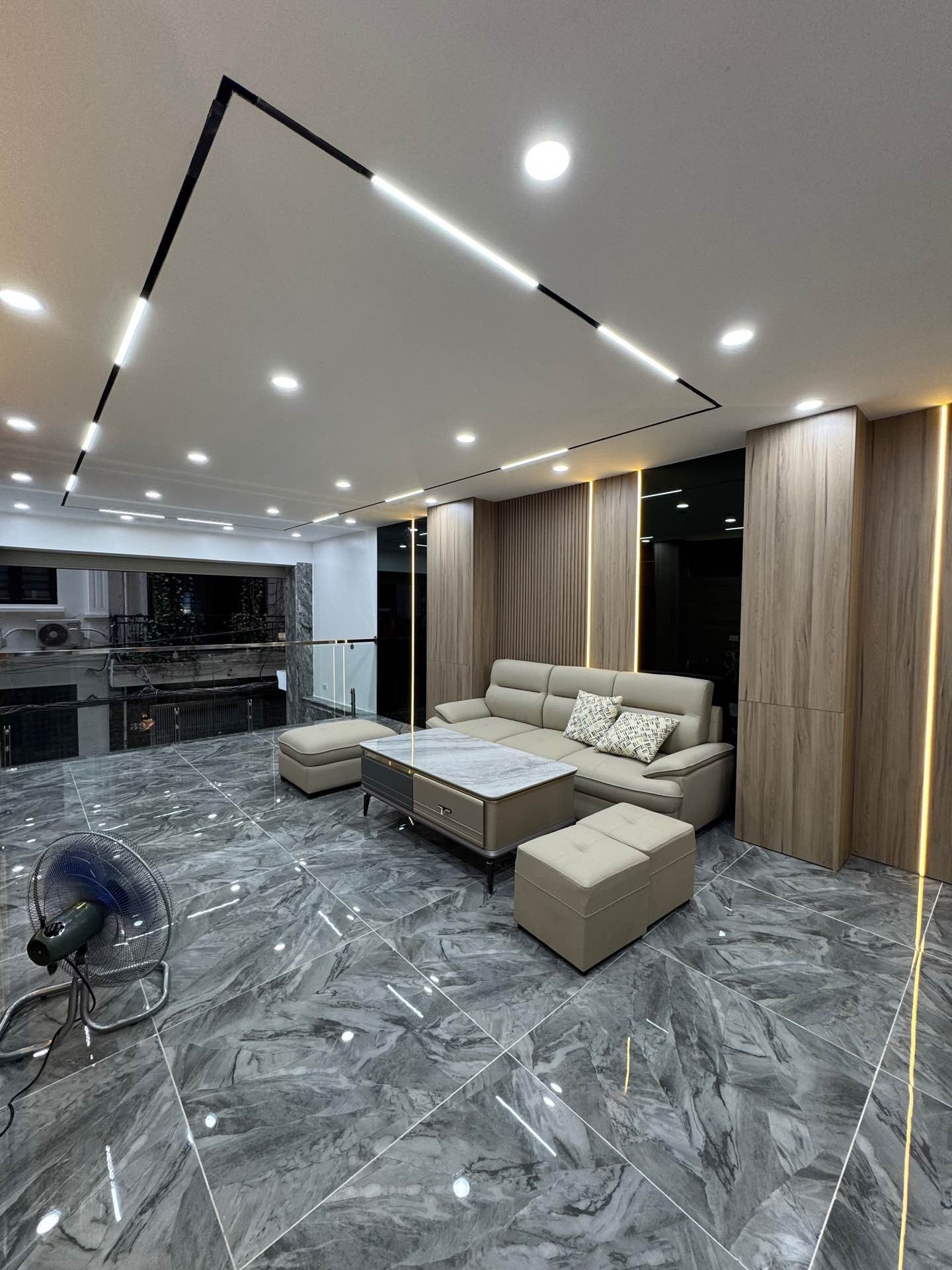 Giá 19.5 tỷ Có Ngay Hoàng Mai –  DT 55m - 6 Tầng - MT 4.2m. NHÀ ĐẸP ĐỈNH NÓC – NGÕ THÔNG KINH DOANH - Gần Hồ Đền Lừ - Nhà ĐẸP ĐỈNH NÓC