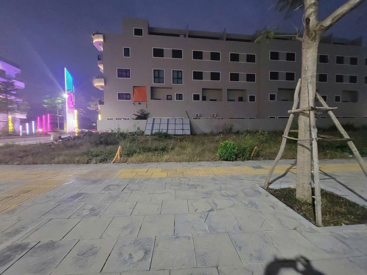 Bán đất 100m² full thổ cư ngang 5m giá 5.9 tỷ tại Đường Hoàng Văn Thái Phường Bắc Giang